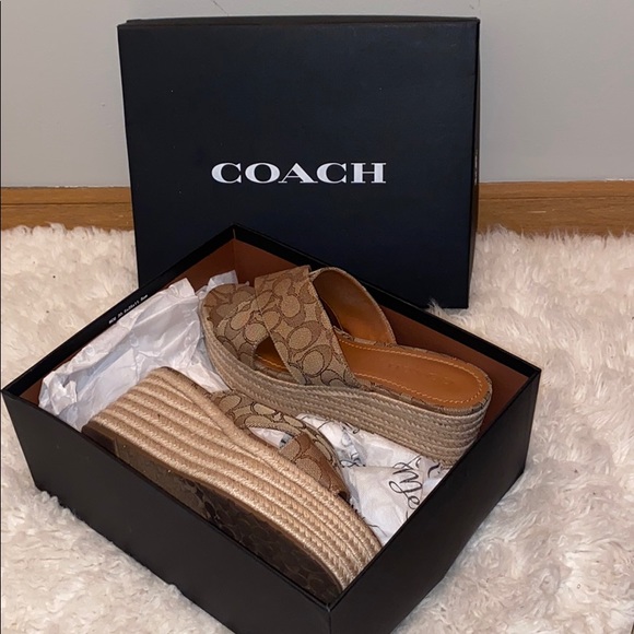 Authentic coach wedges size 10 - Picture 3 of 5